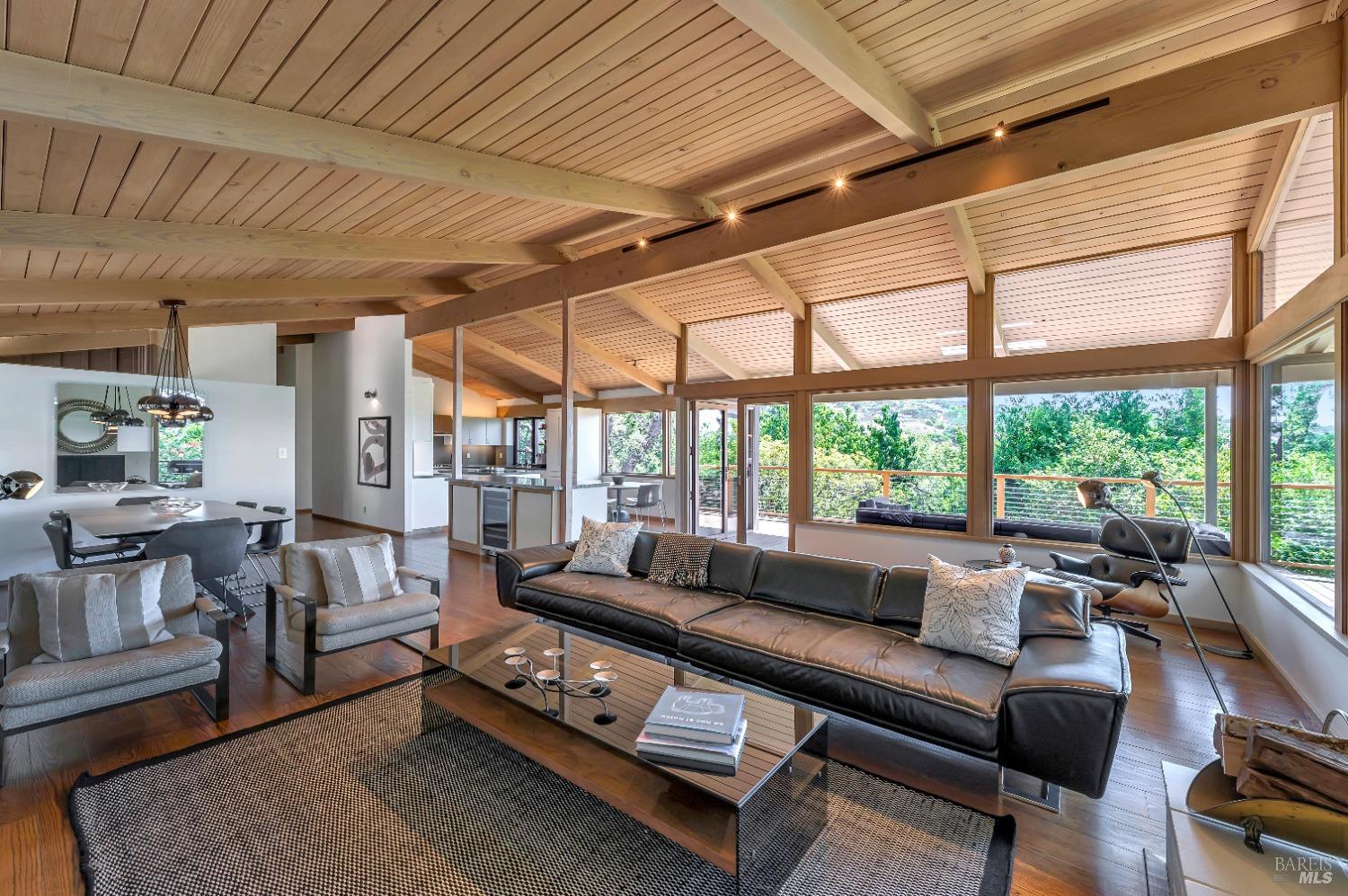 35 Spring Ln
