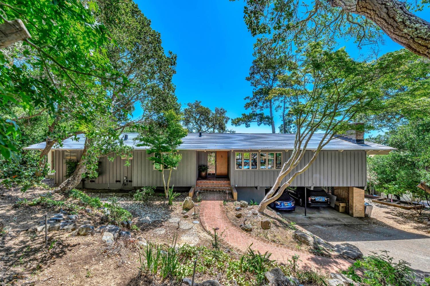 35 Spring Ln