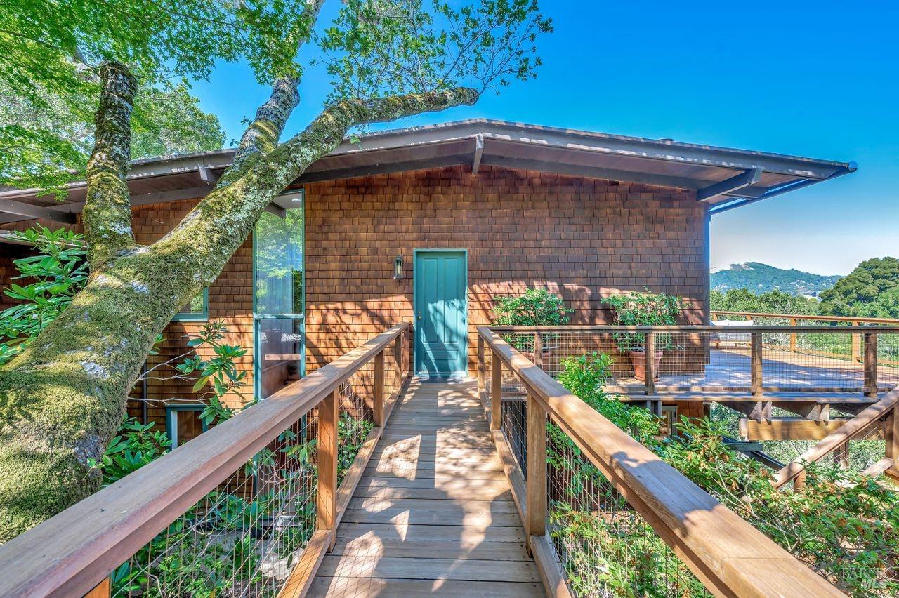 25 Vista Dr