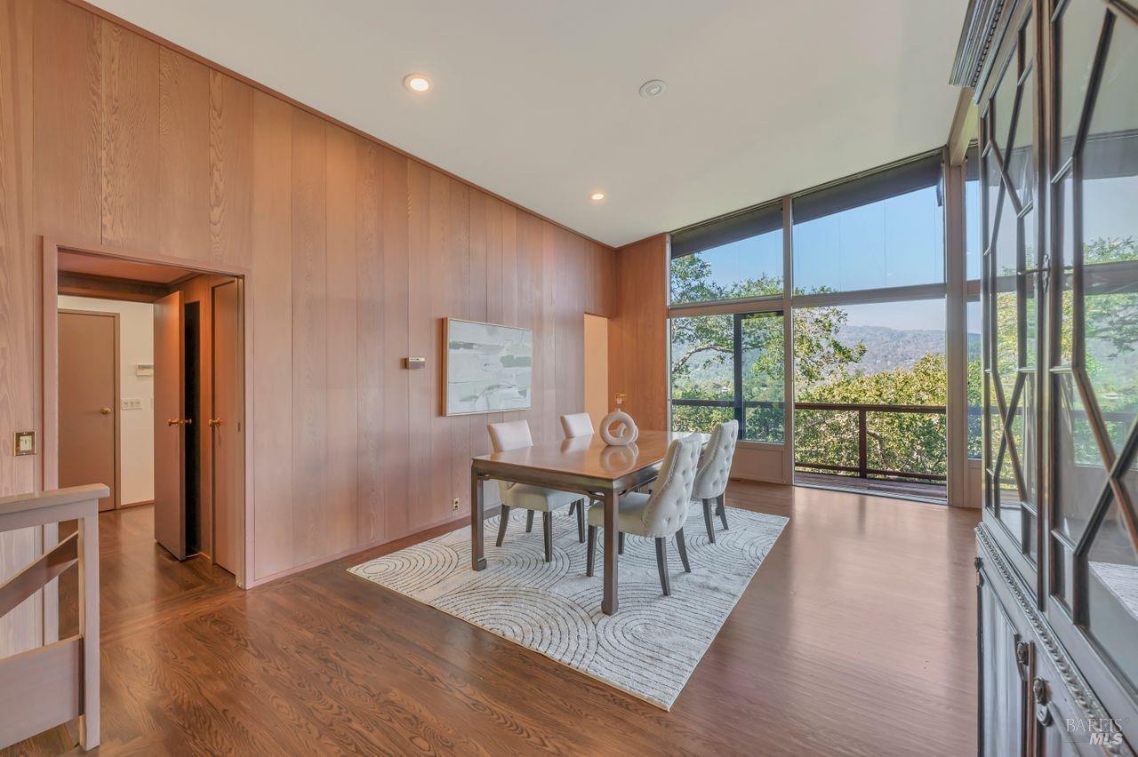 25 Vista Dr