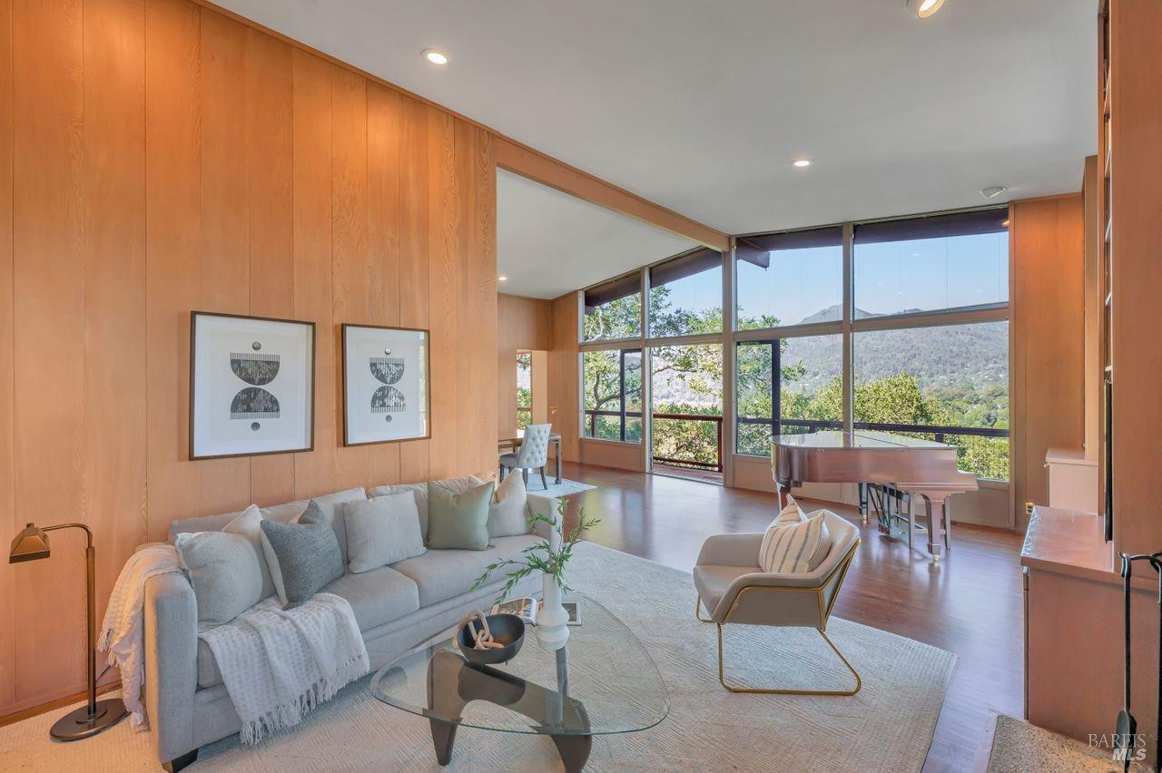 25 Vista Dr