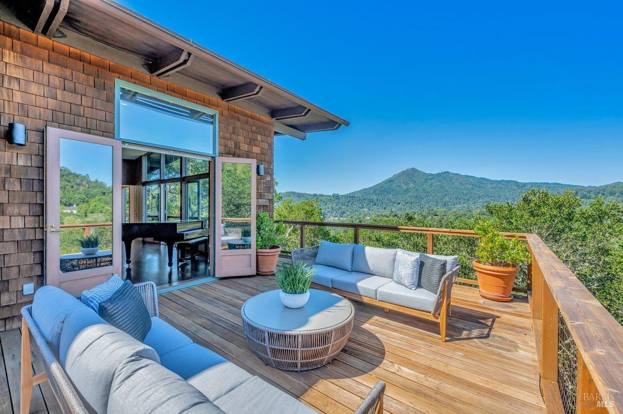 25 Vista Dr
