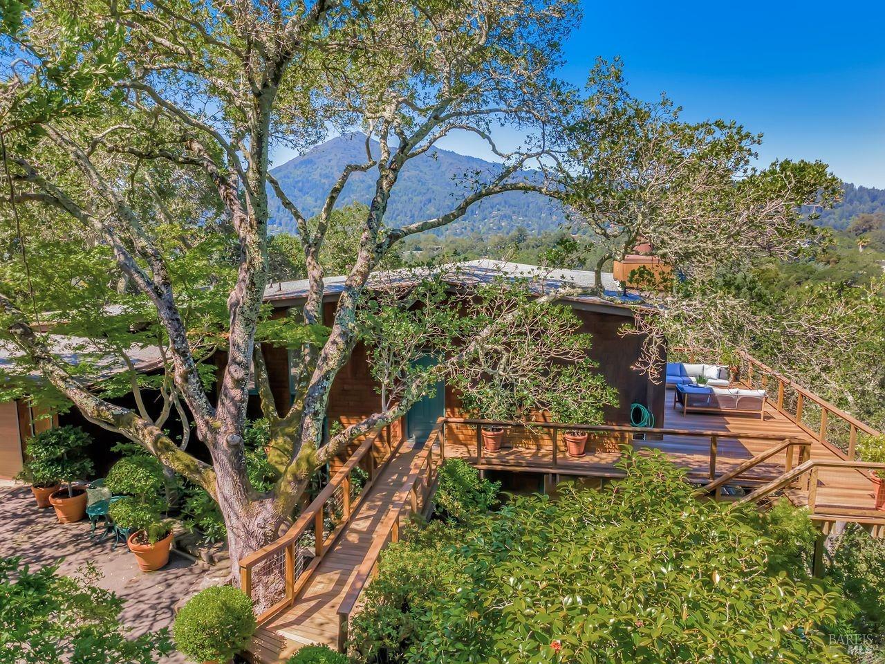 25 Vista Dr
