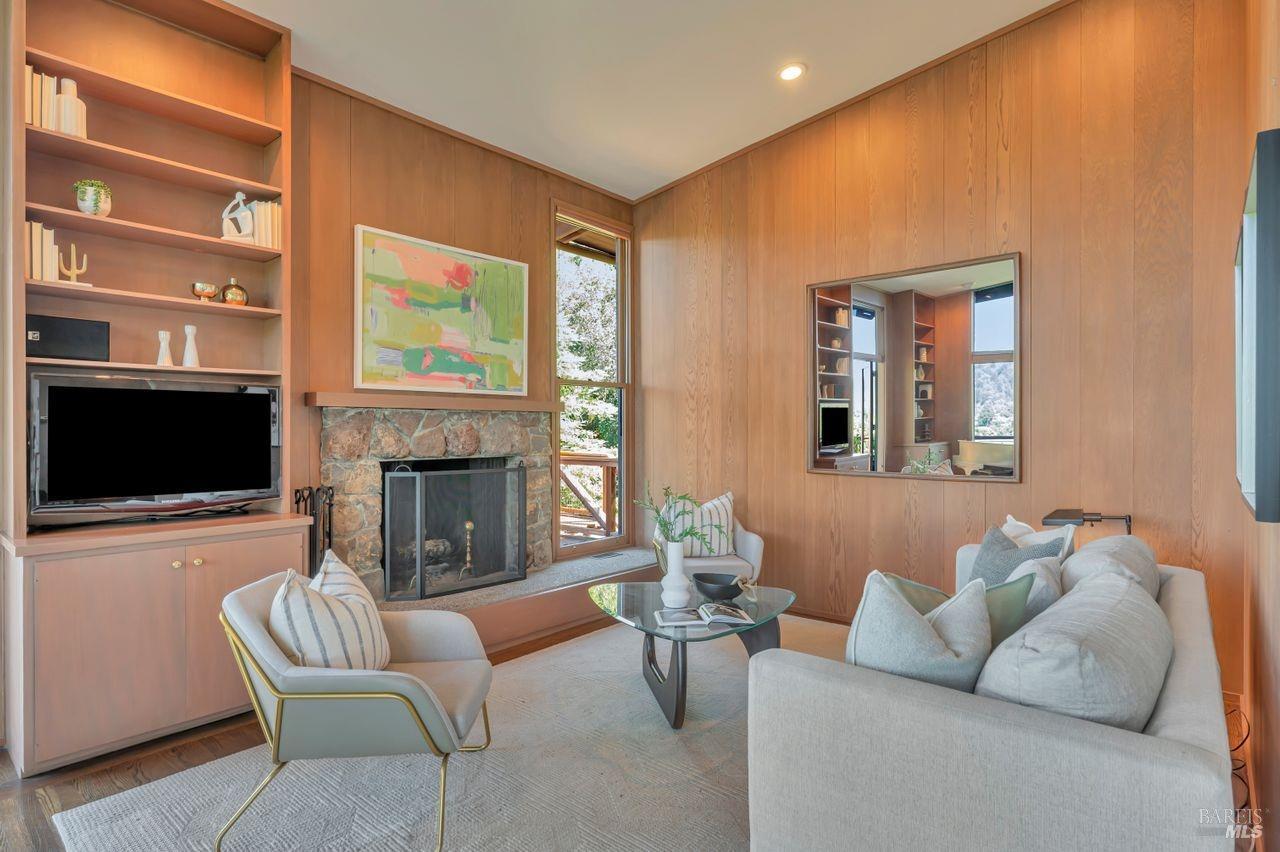 25 Vista Dr