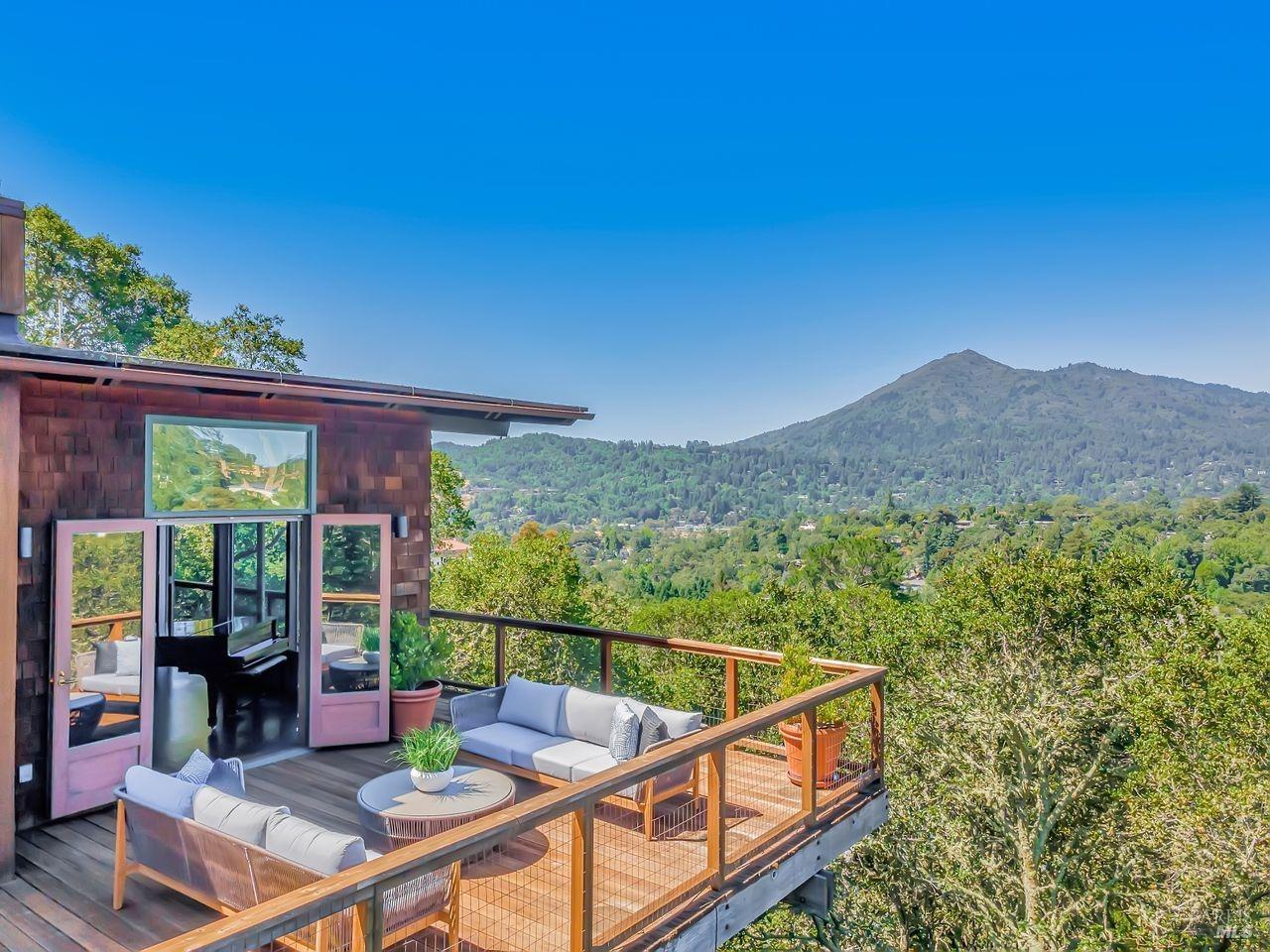 25 Vista Dr