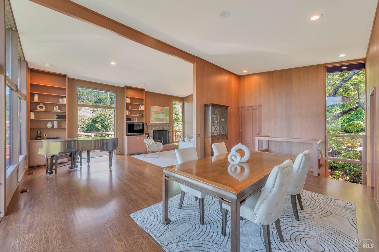 25 Vista Dr
