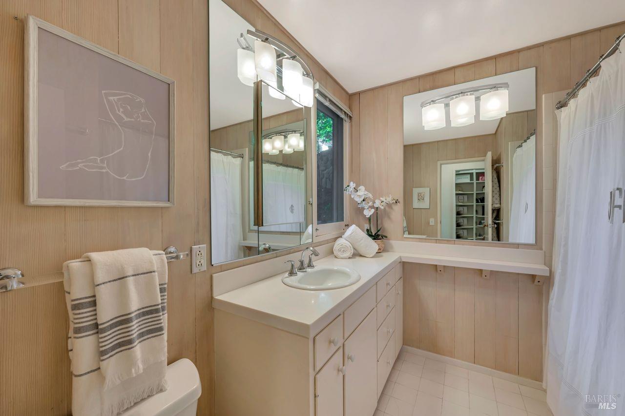 25 Vista Dr