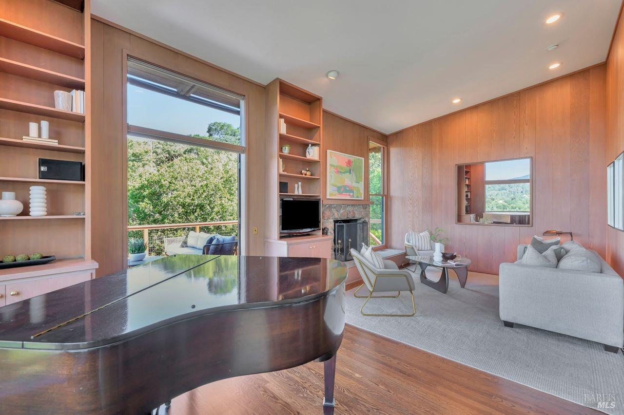 25 Vista Dr