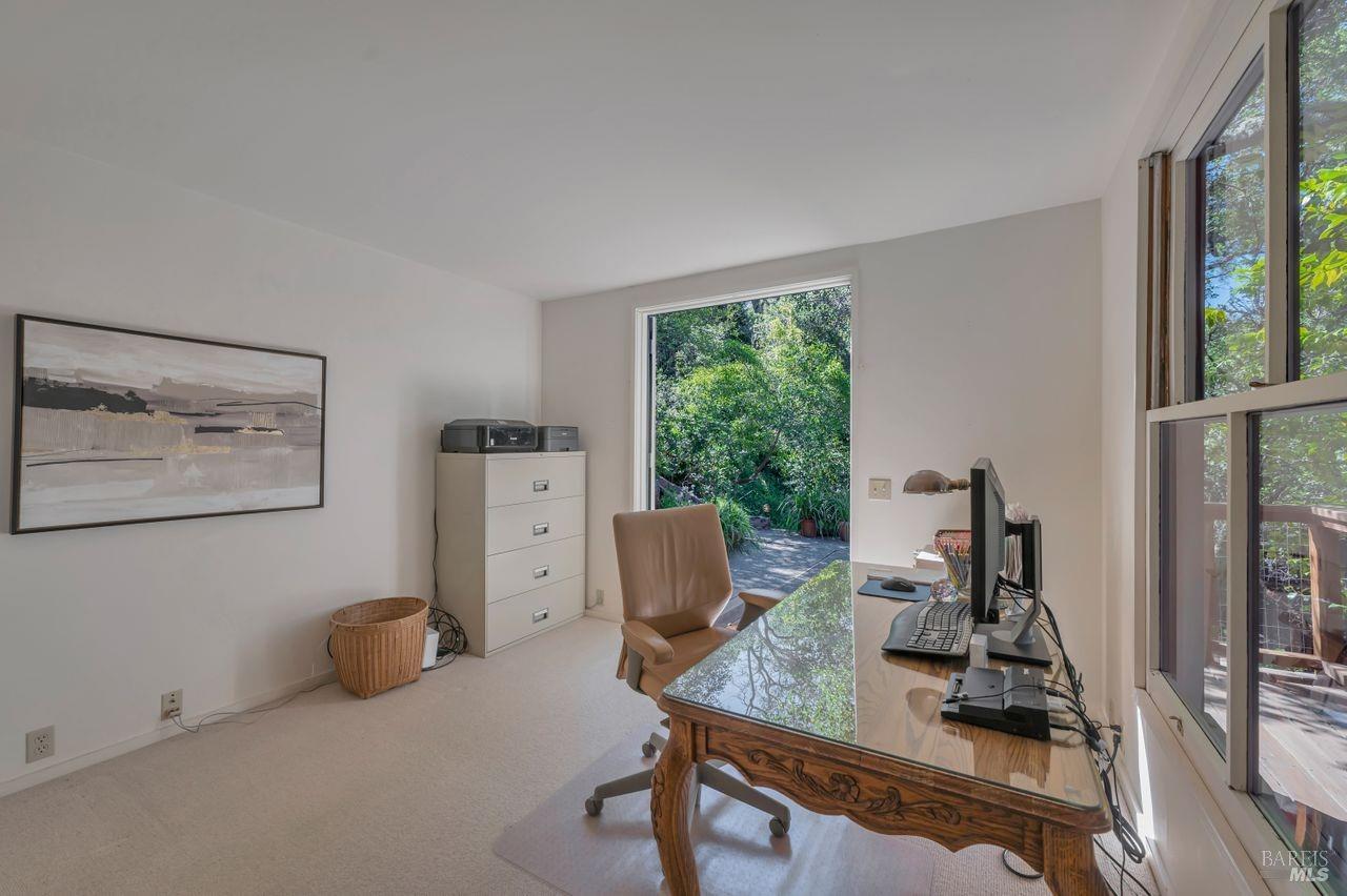 25 Vista Dr