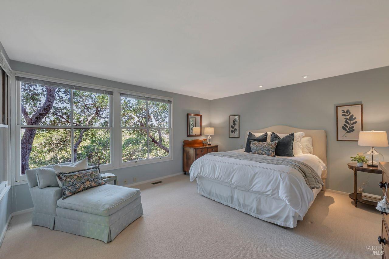 25 Vista Dr