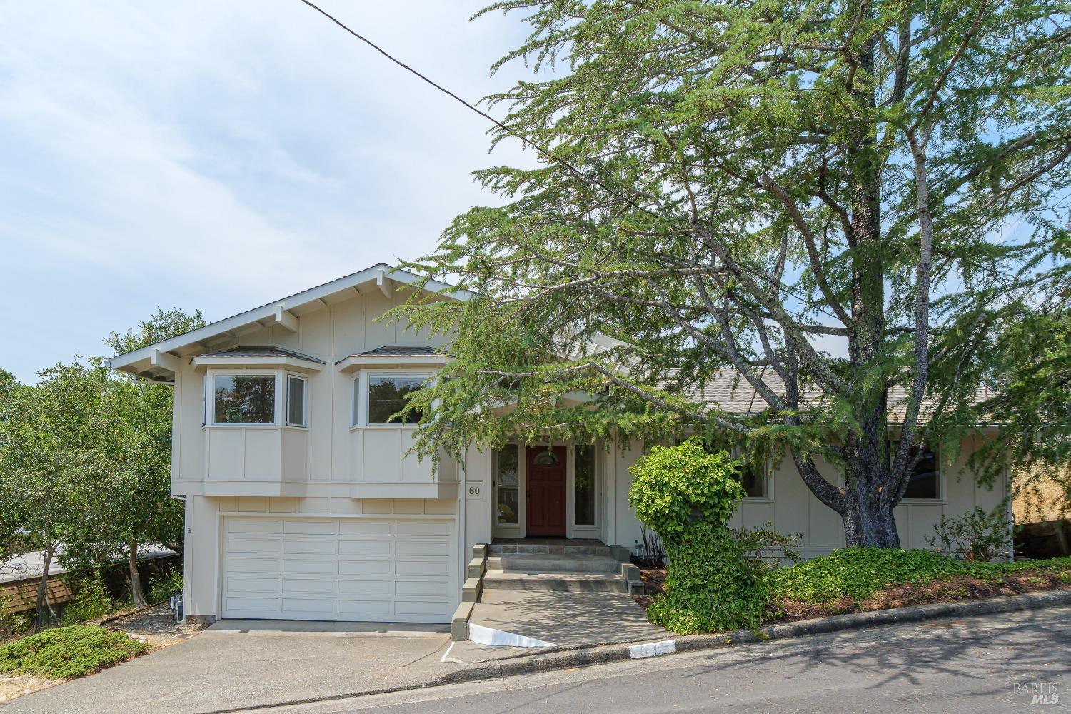 60 LONGWOOD Dr