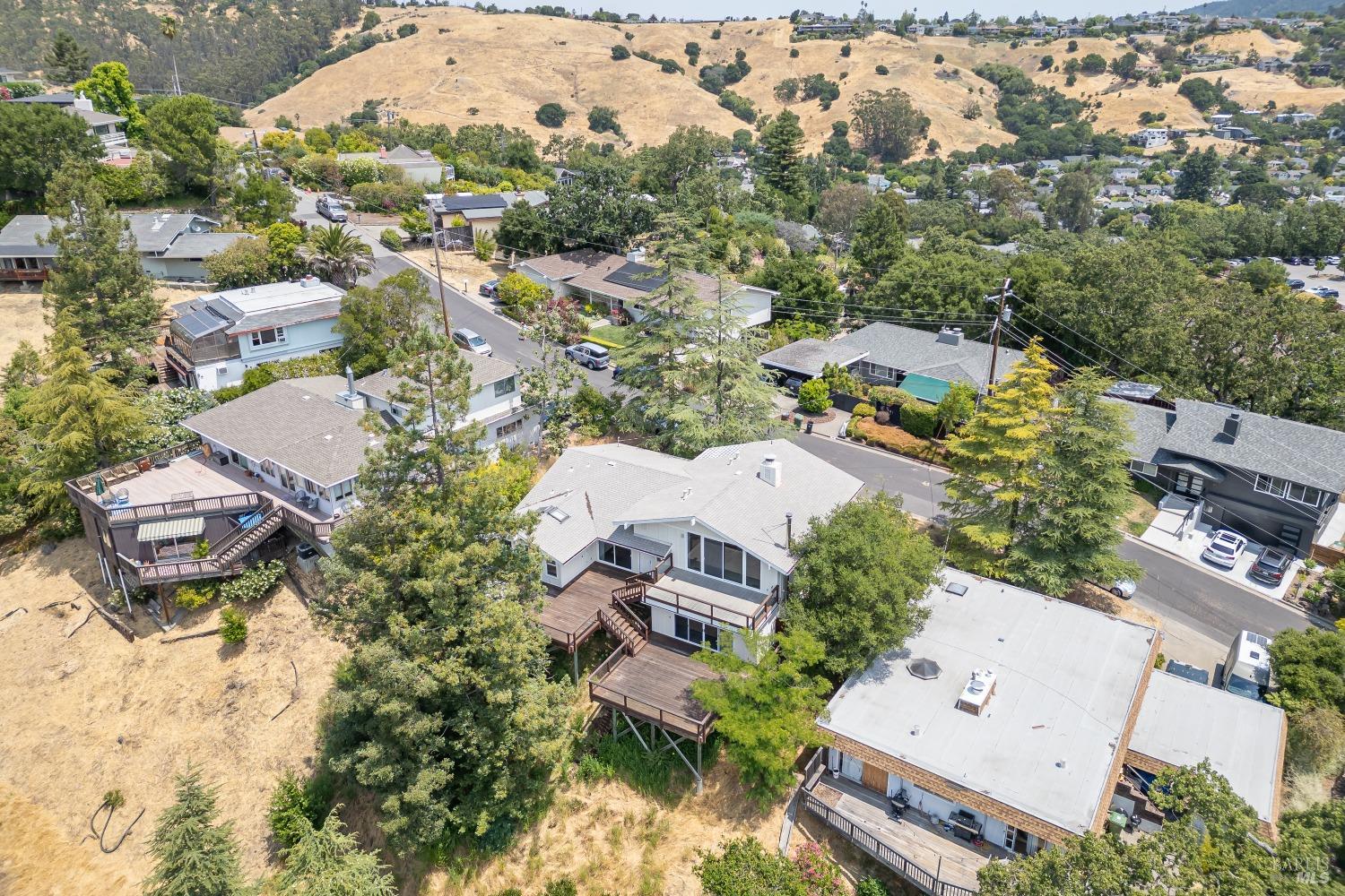 60 LONGWOOD Dr