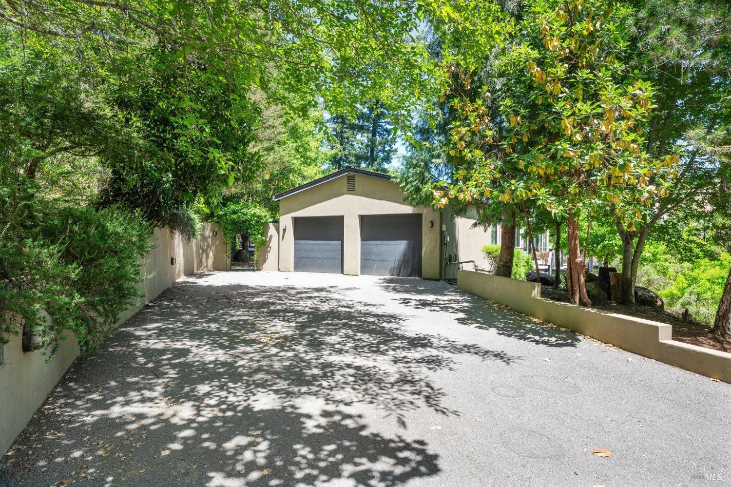 12 Meadow View Ln