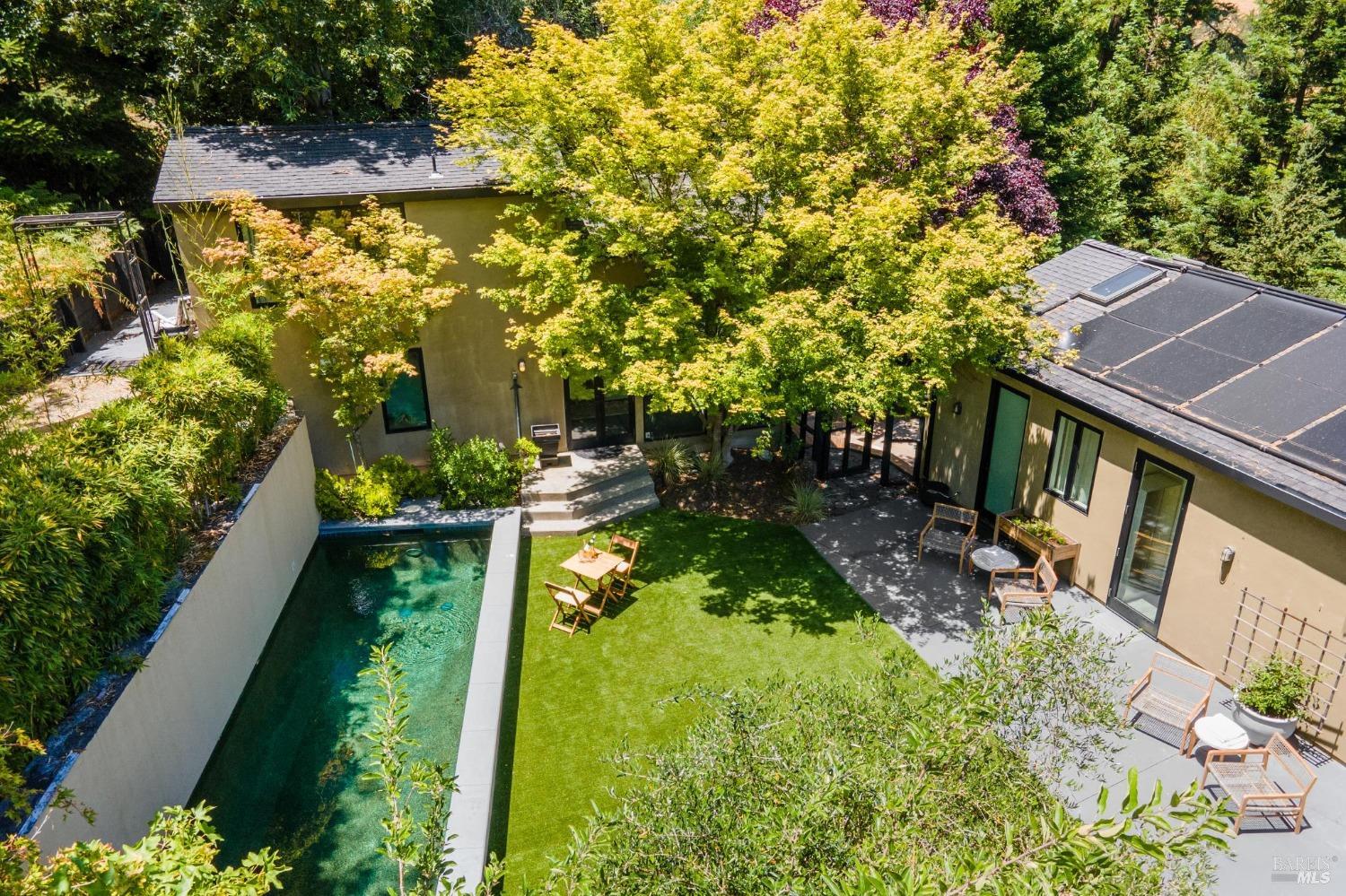 12 Meadow View Ln