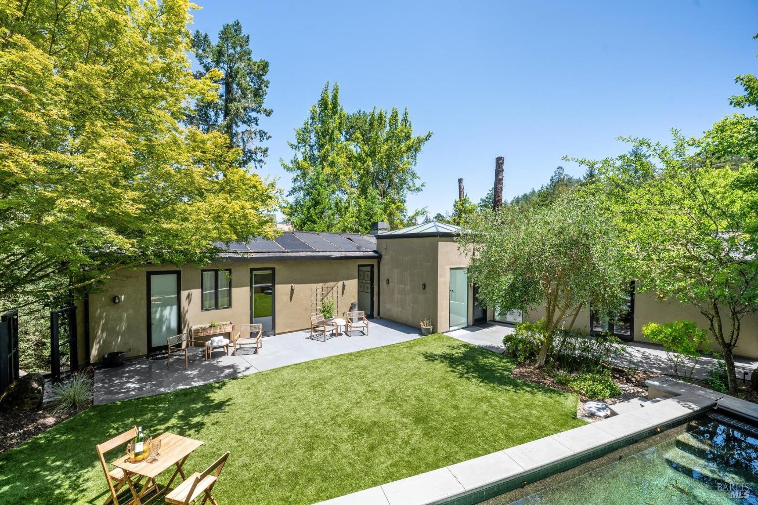12 Meadow View Ln