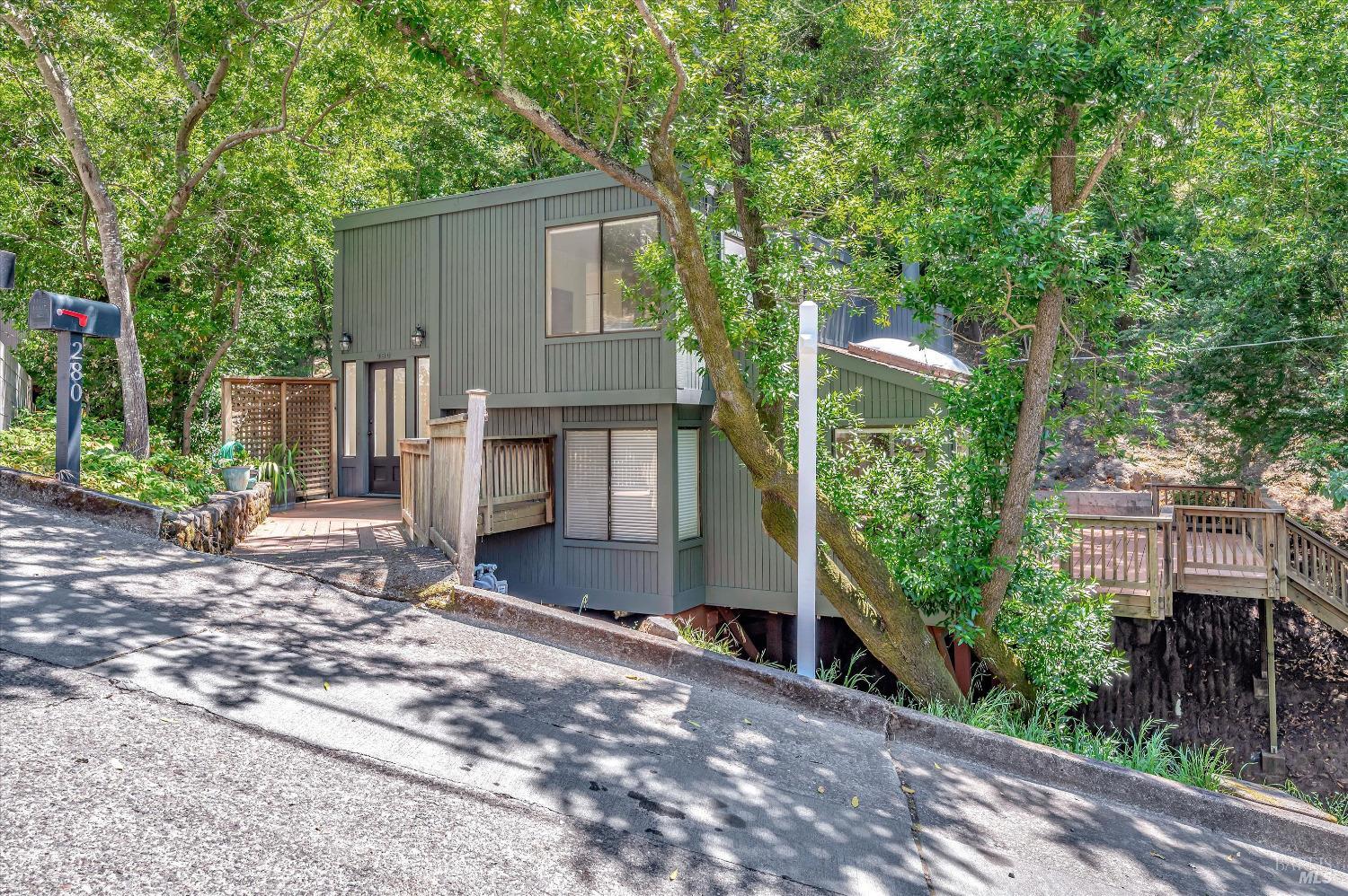 280 Oakcrest Rd