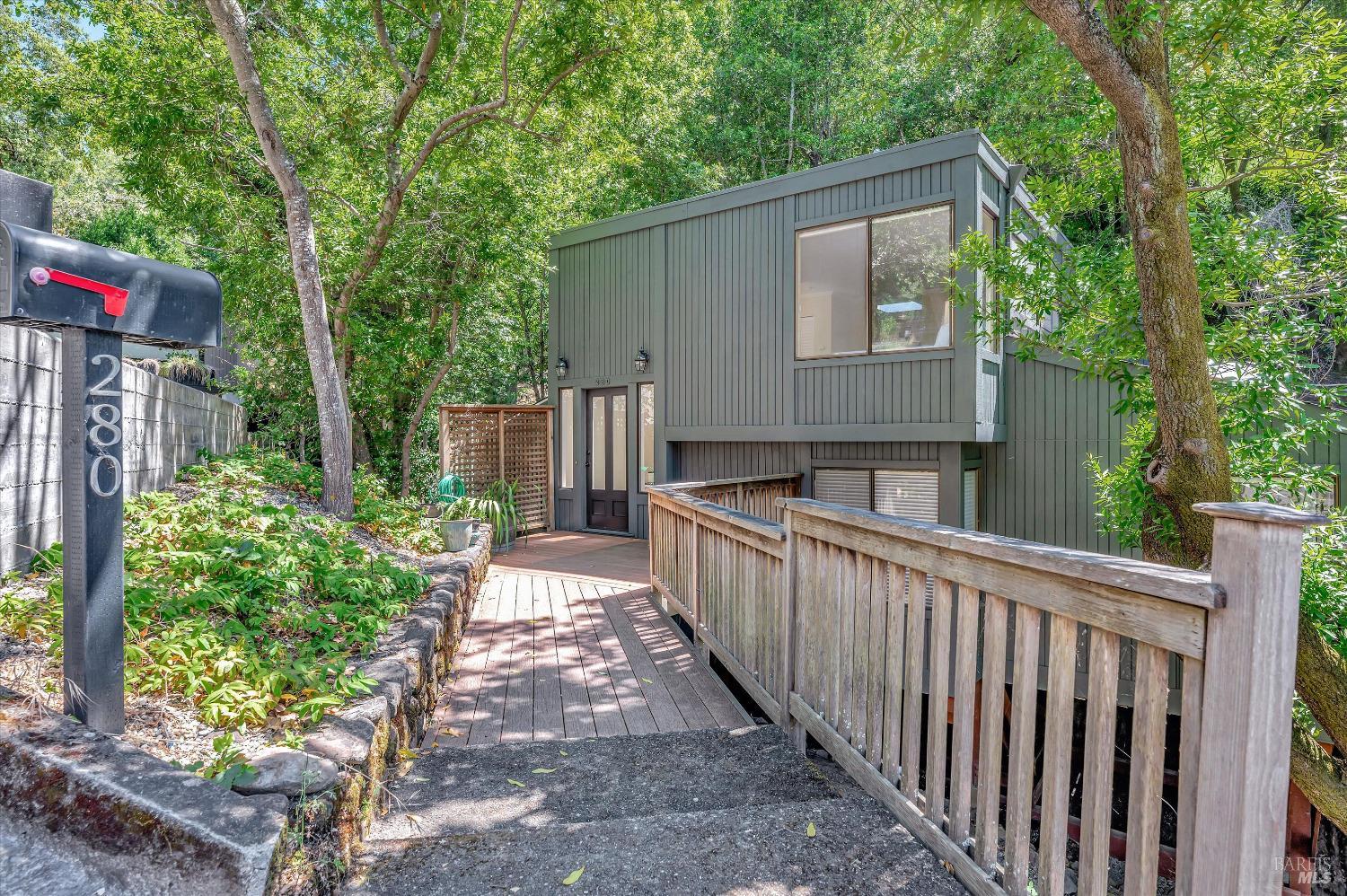 280 Oakcrest Rd
