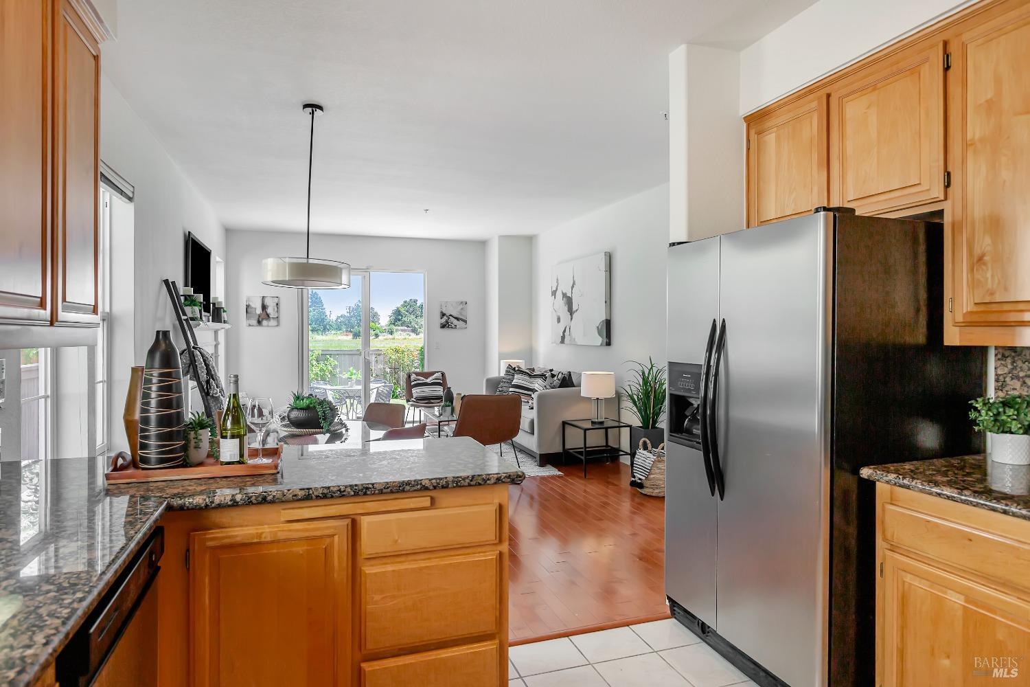 252 Waterside Cir