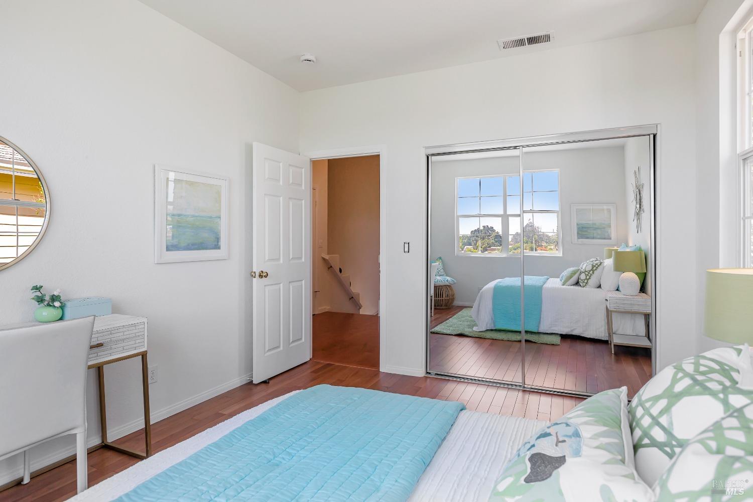 252 Waterside Cir