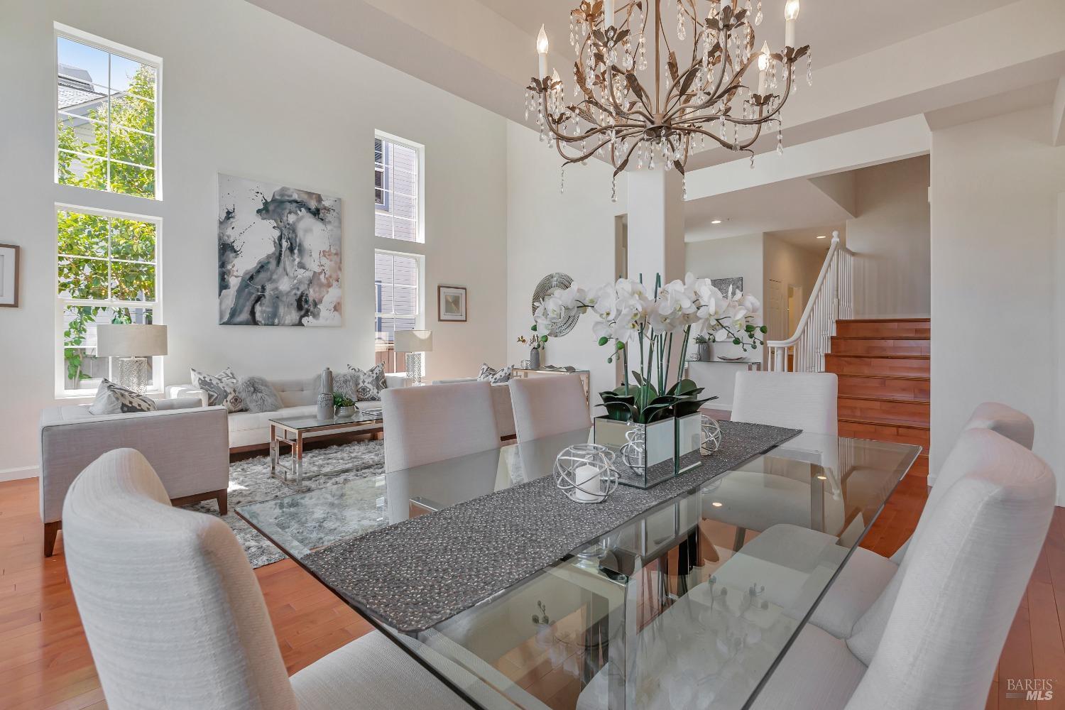 252 Waterside Cir