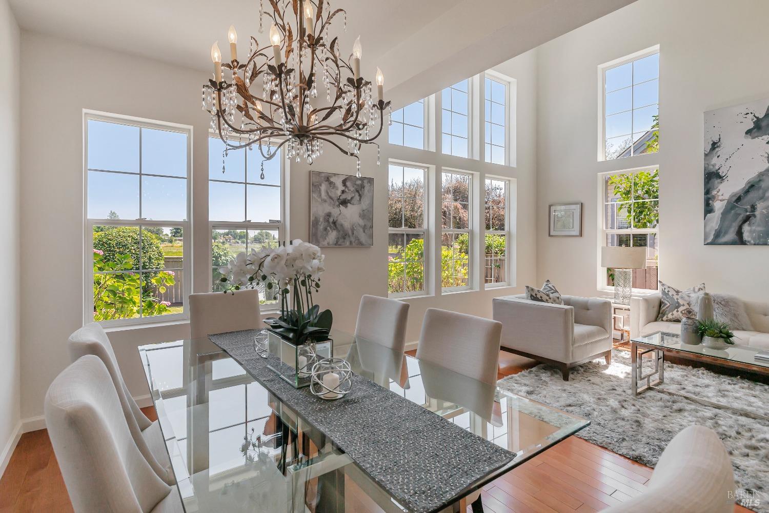 252 Waterside Cir