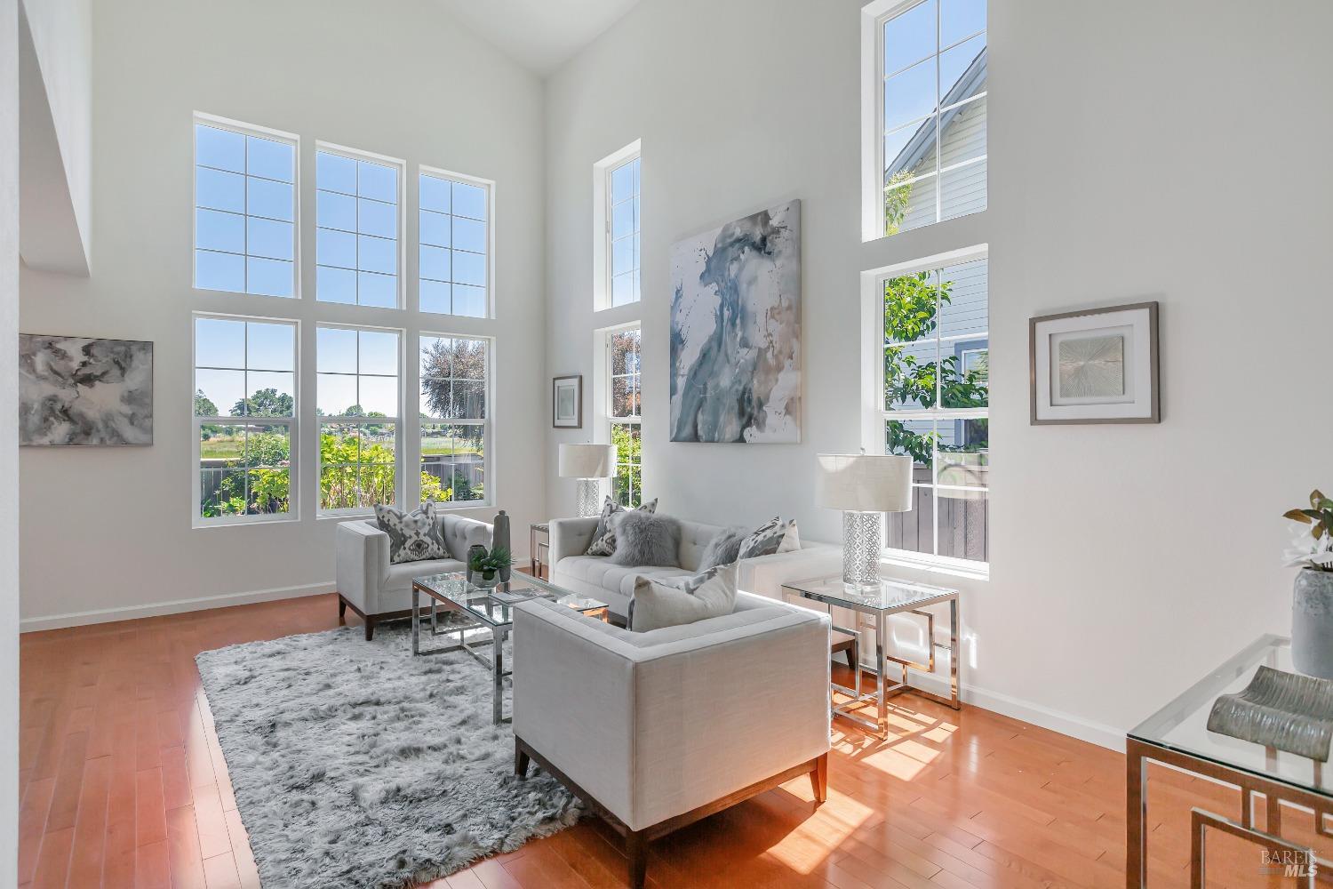 252 Waterside Cir