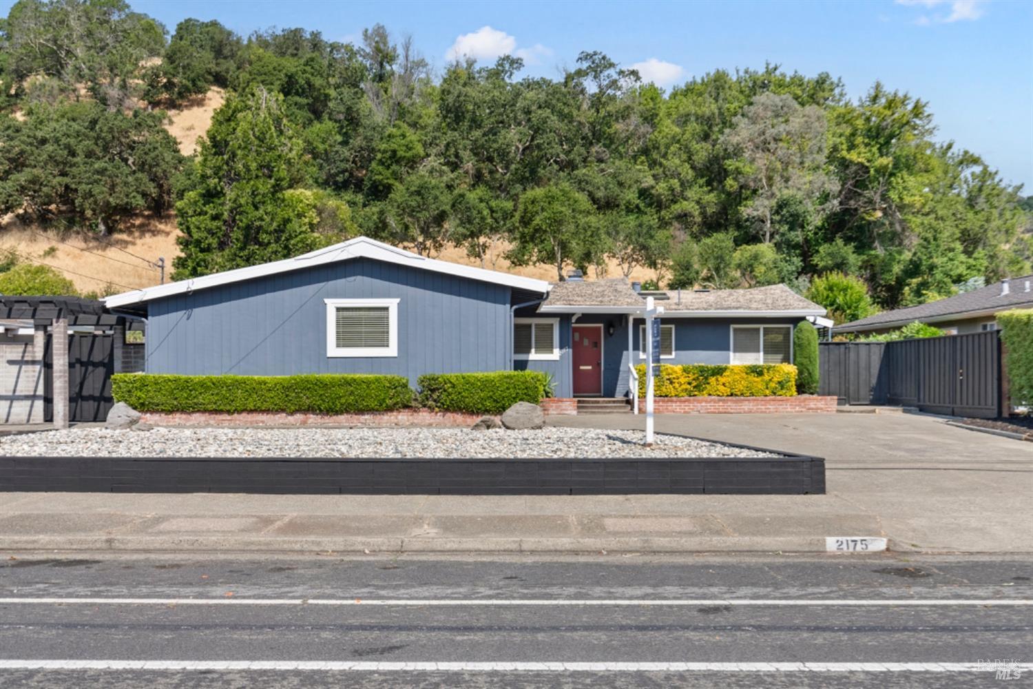 2175 Las Gallinas Ave