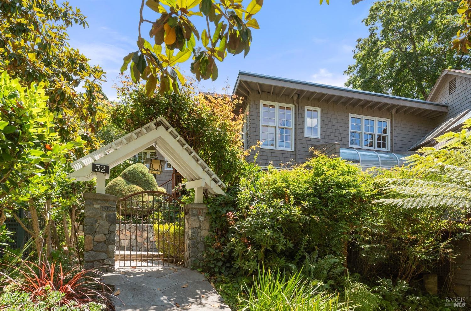 32 Lincoln Avenue