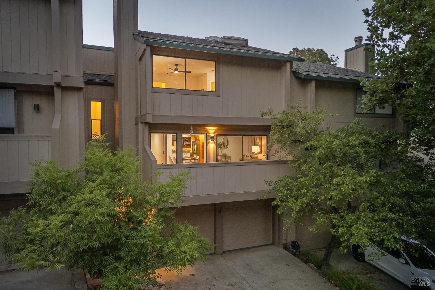5 Larkspur Lane