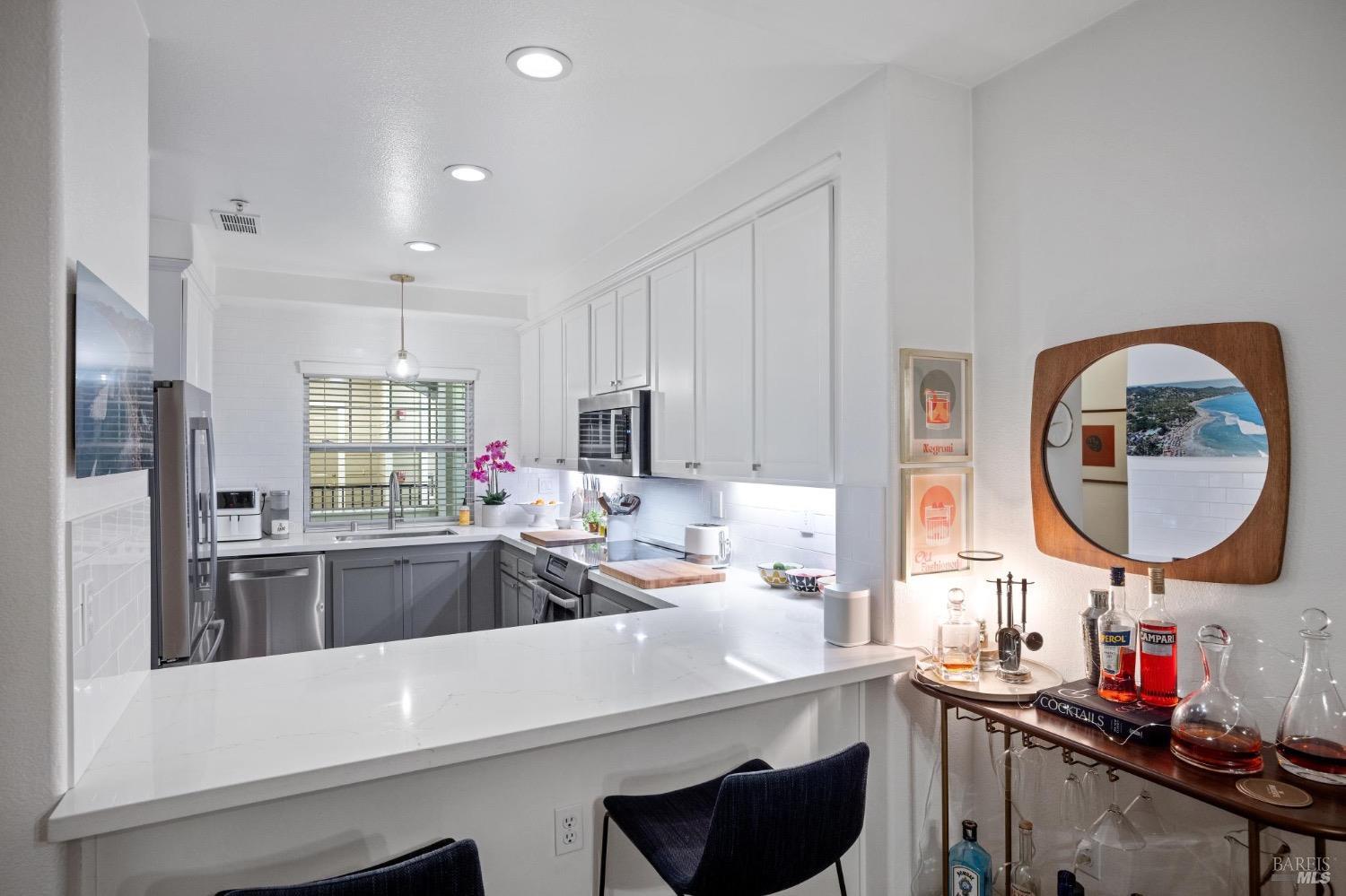852 Diablo Ave #204