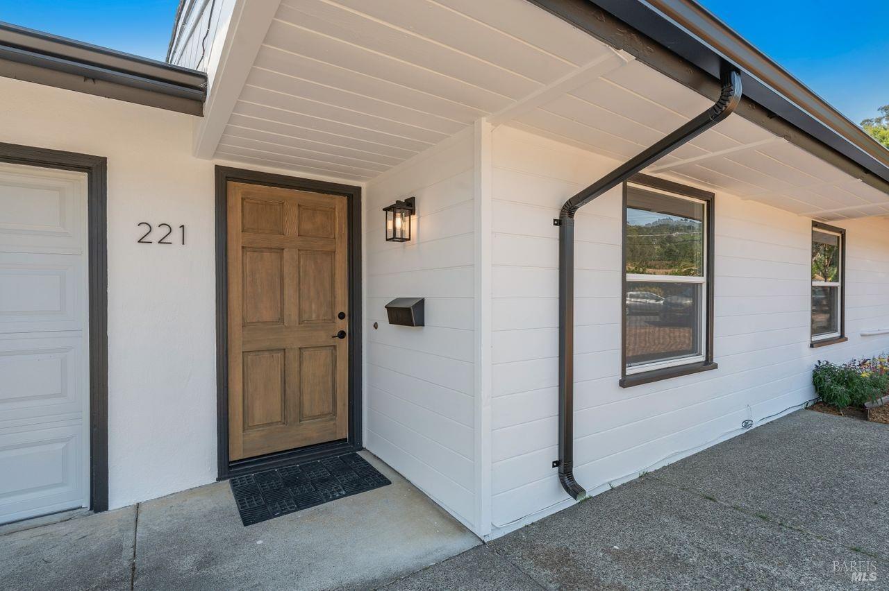 221 Cardinal Road