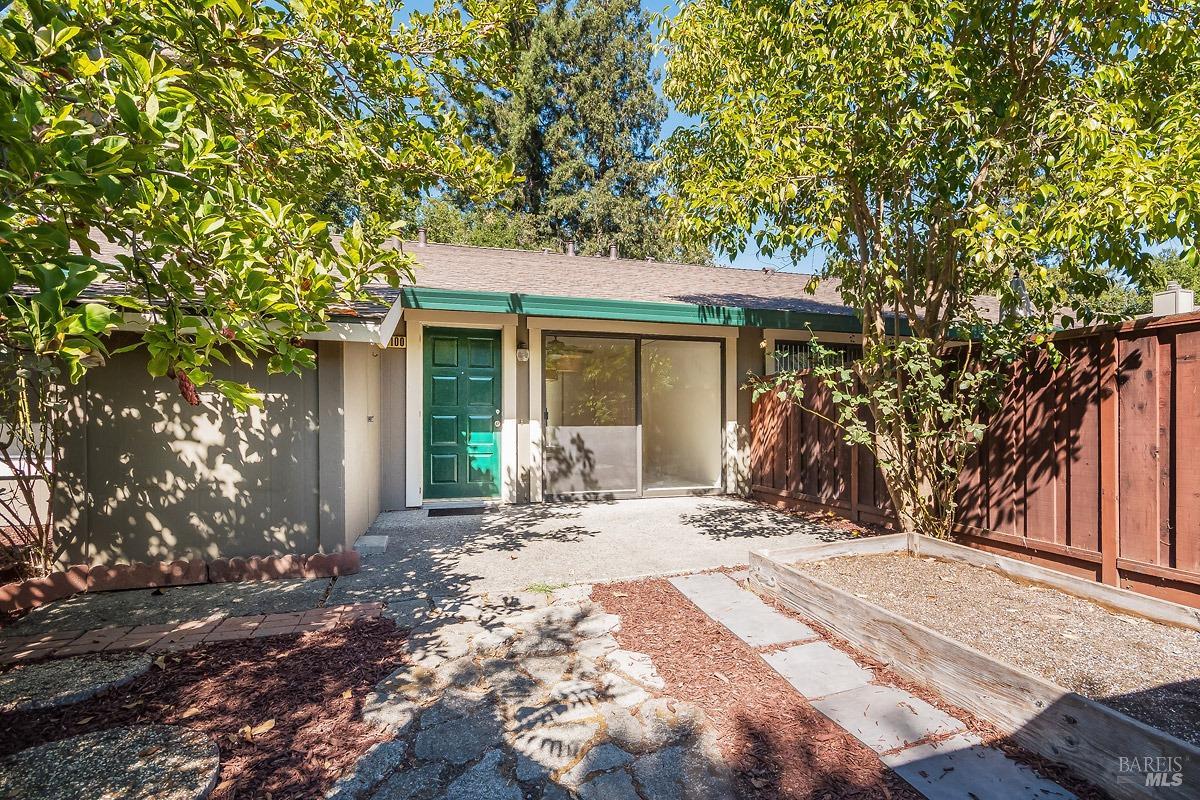 6100 Country Club Drive