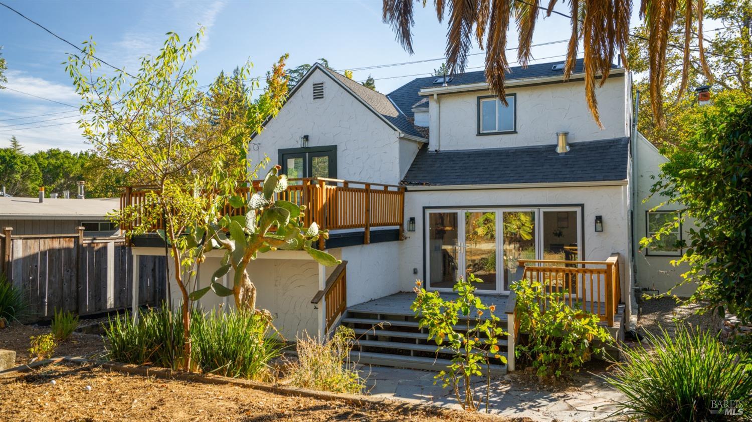 1510 Sir Francis Drake Boulevard