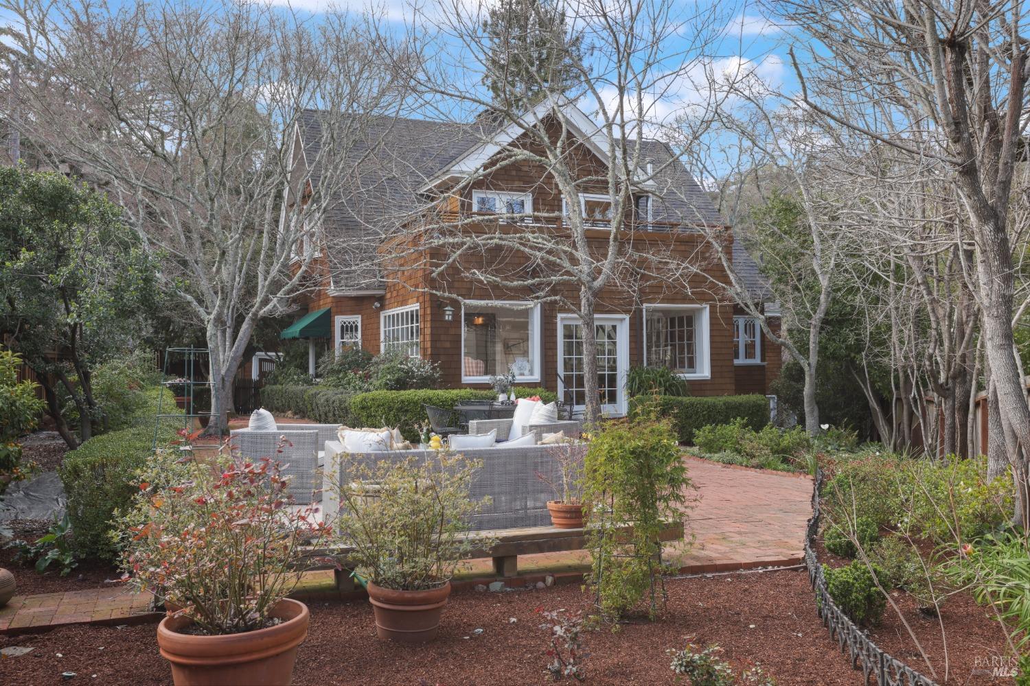 205 Crescent Road