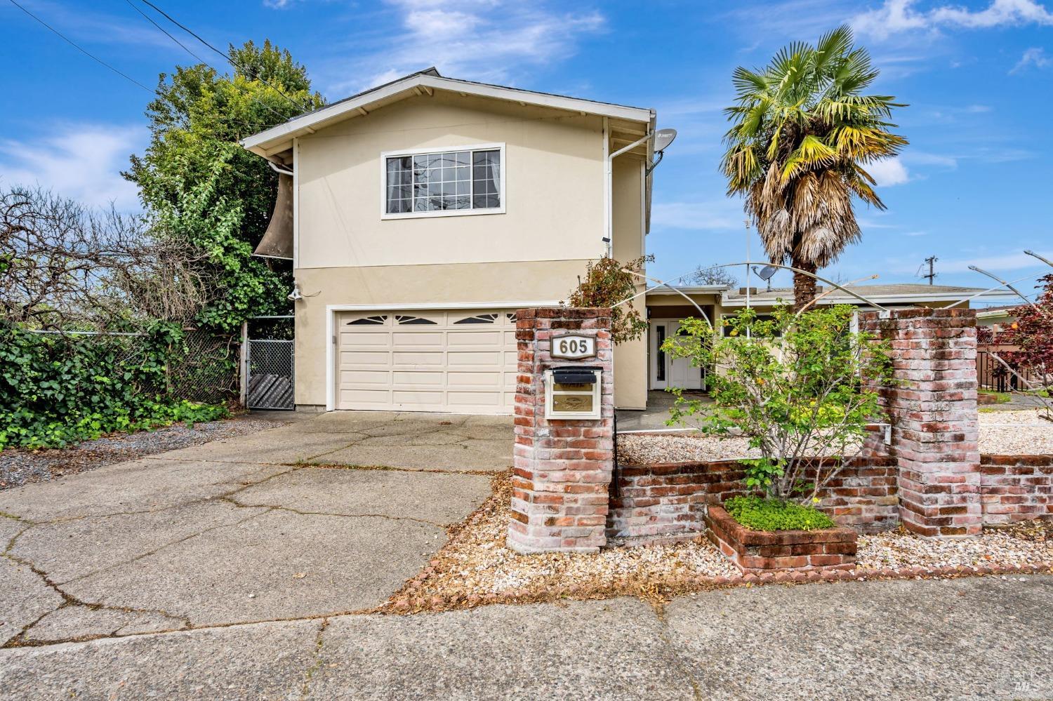 605 Rosal Way