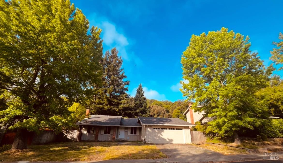 31 Mount Tallac Court