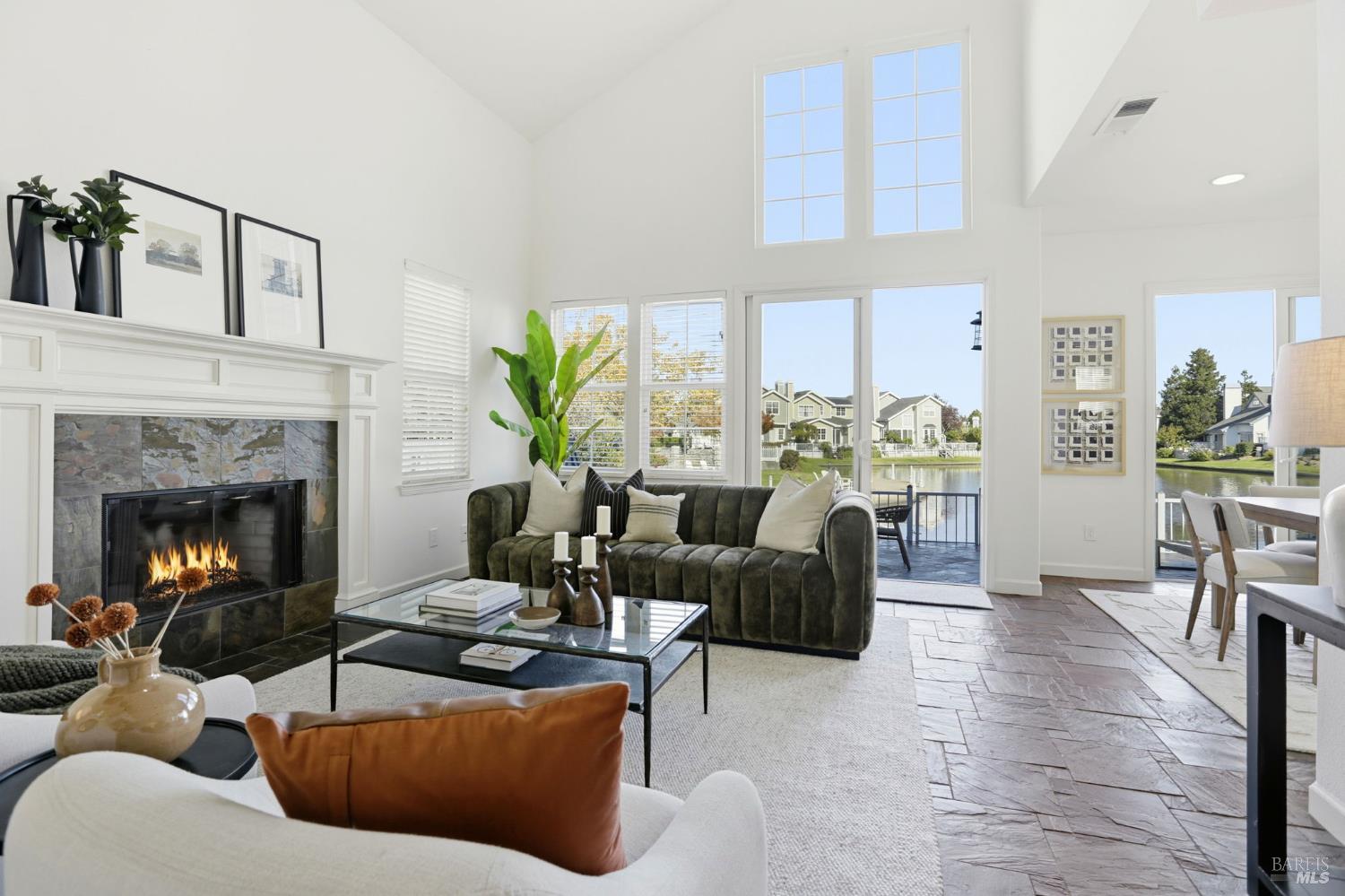 13 Waterside Circle
