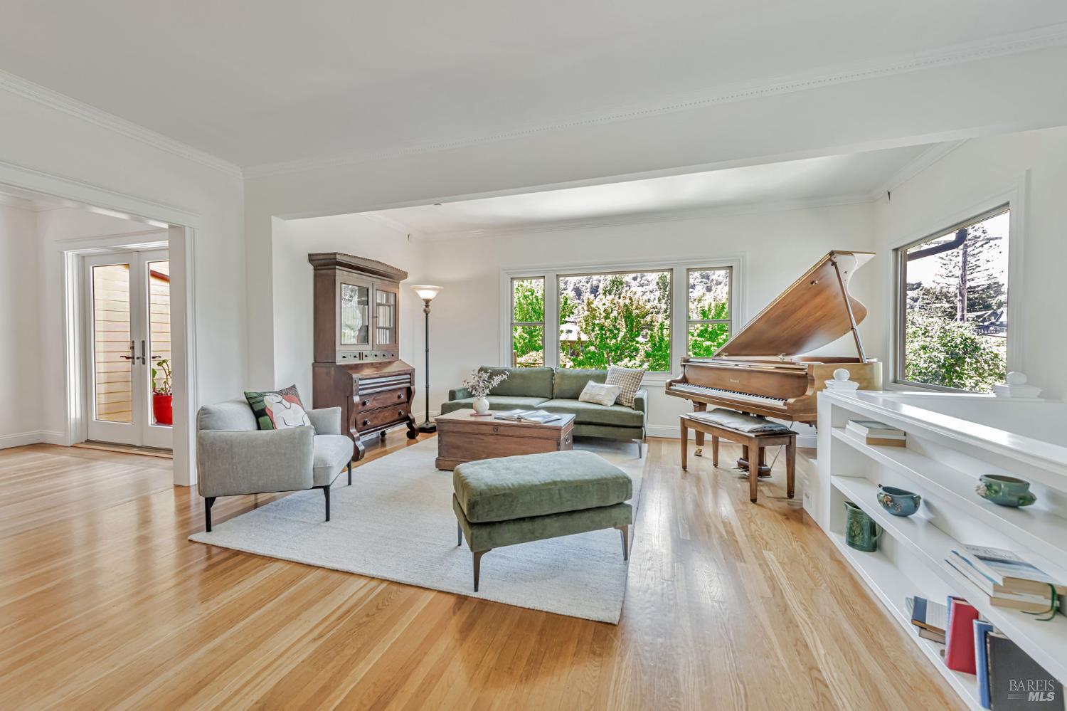 405 Oakdale Avenue