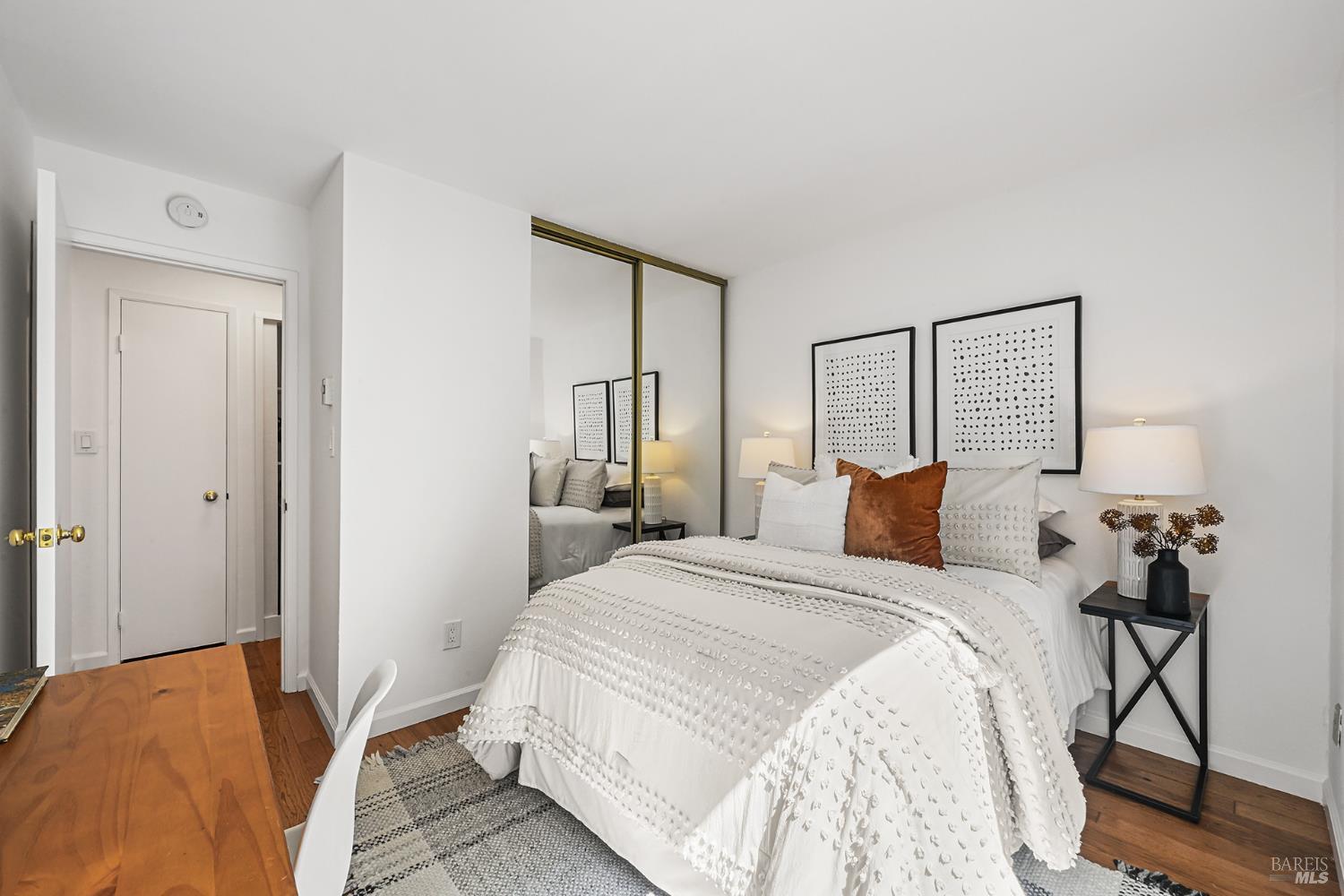 616 Via Casitas