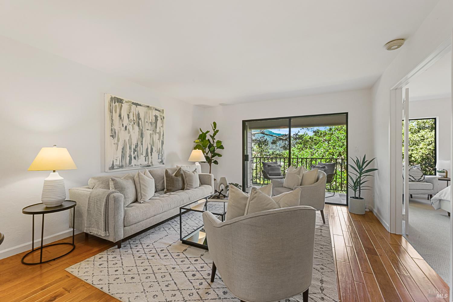 616 Via Casitas
