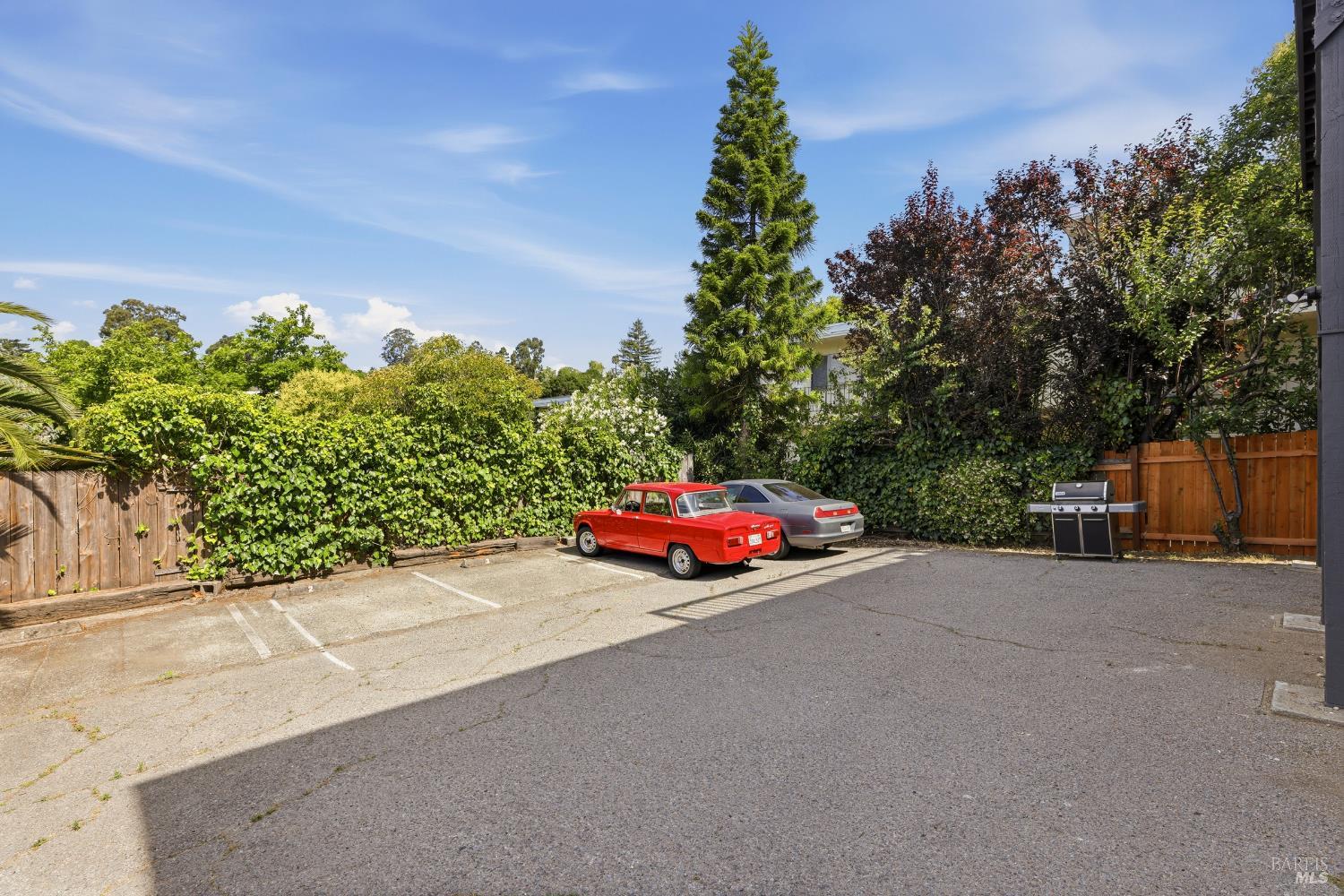31 Valencia Avenue
