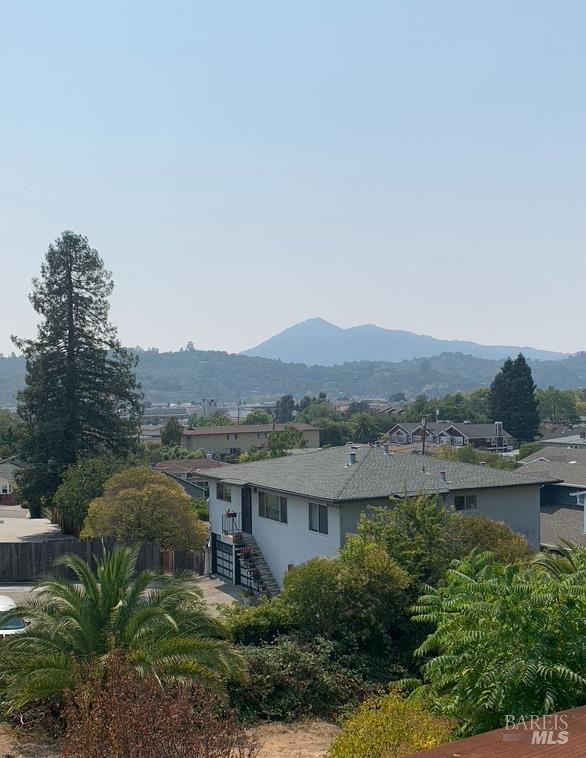 31 Valencia Avenue