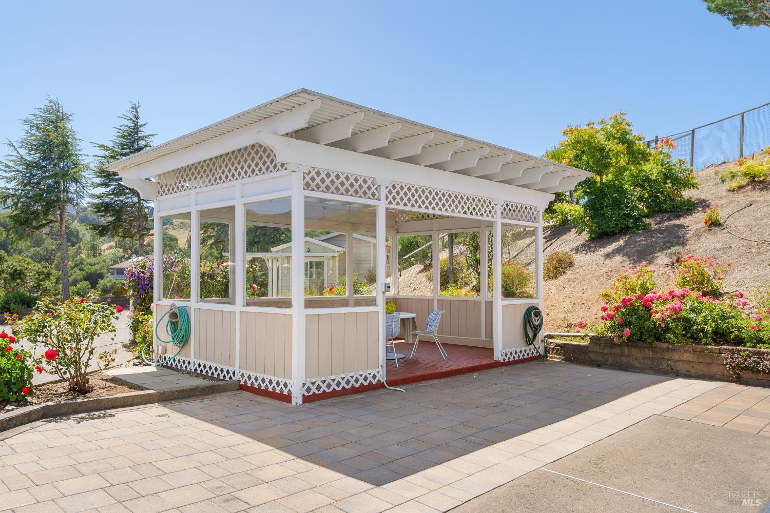 15 Ravine Way