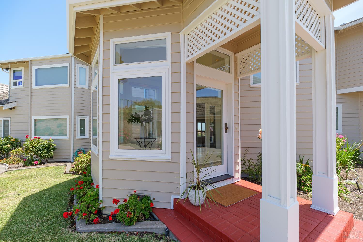 15 Ravine Way