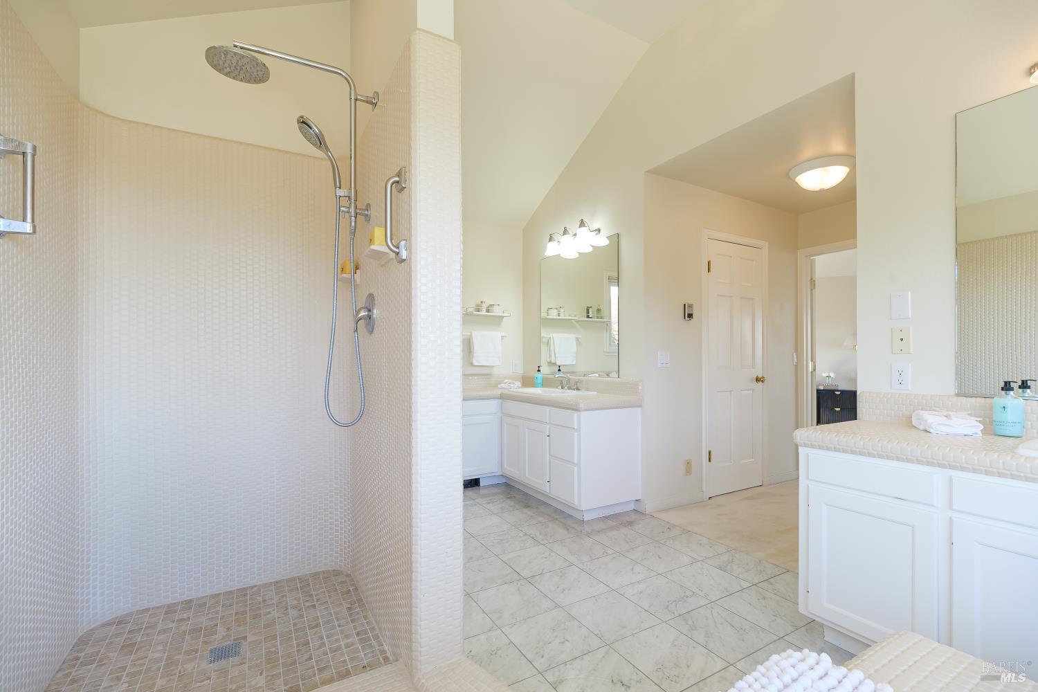 15 Ravine Way
