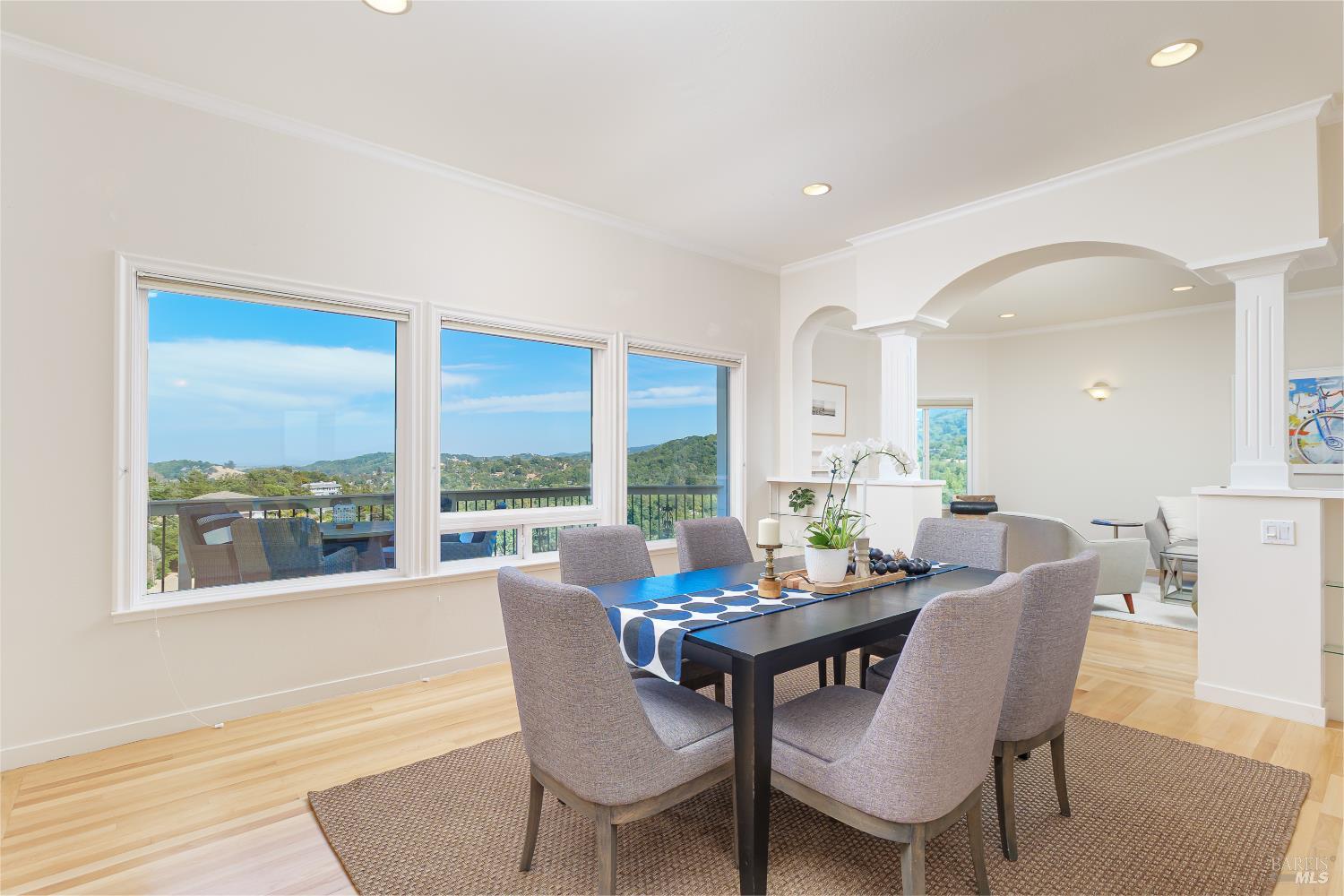 15 Ravine Way