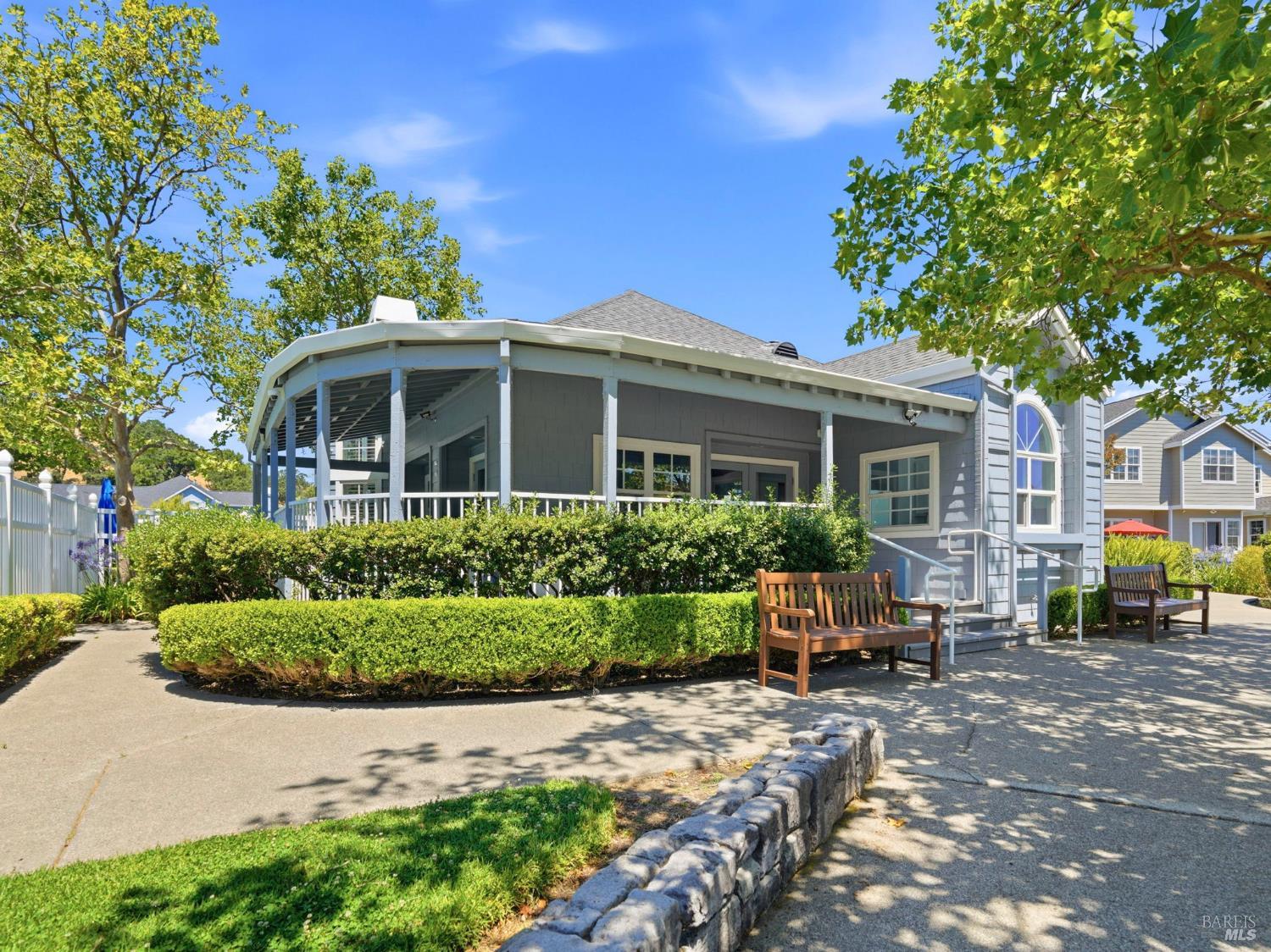3 Lagoon Court