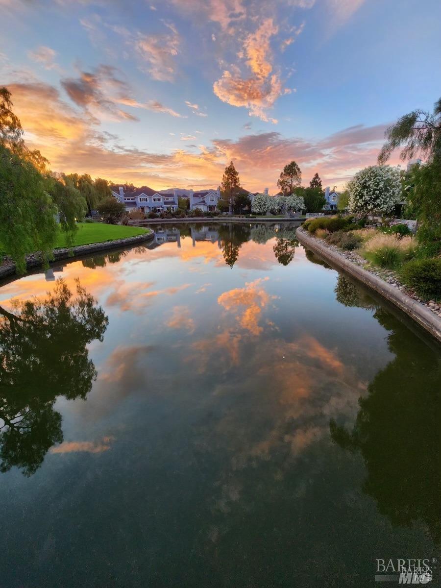 3 Lagoon Court