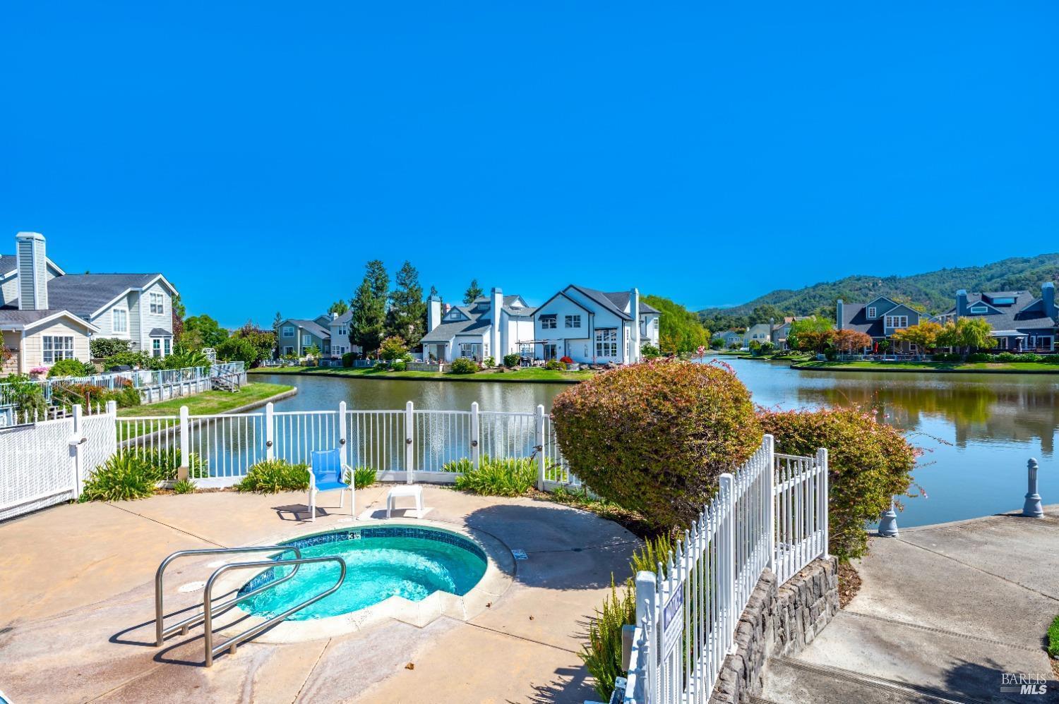 3 Lagoon Court