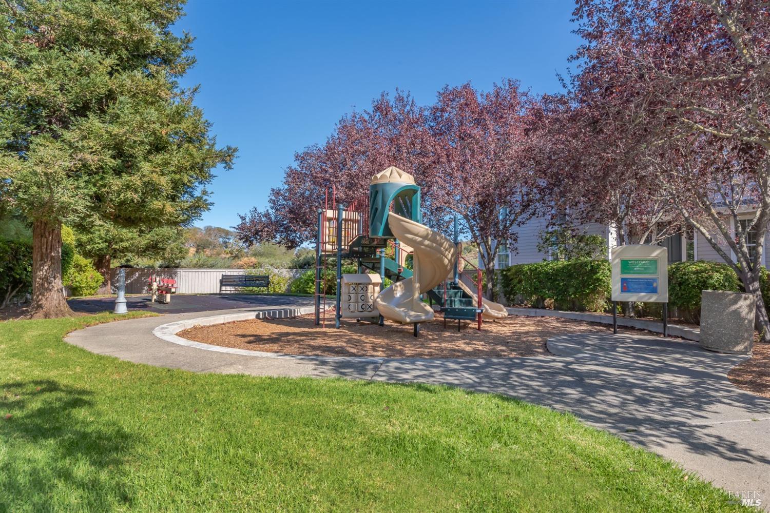 3 Lagoon Court